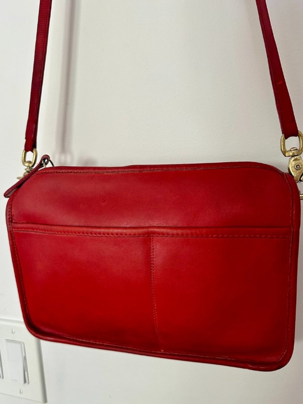 EUC Vintage COACH Companion Bag Made in USA #9300 Red thick Leather brass anchor